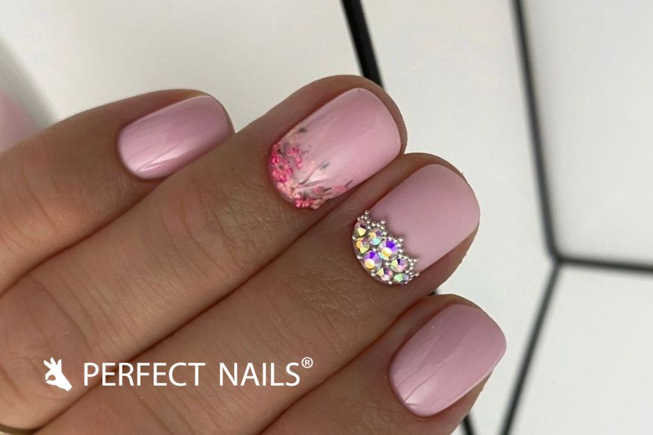 Culori vibrante sau pastelate? - Găsește setul perfect de oje semipermanente pentru primăvară!